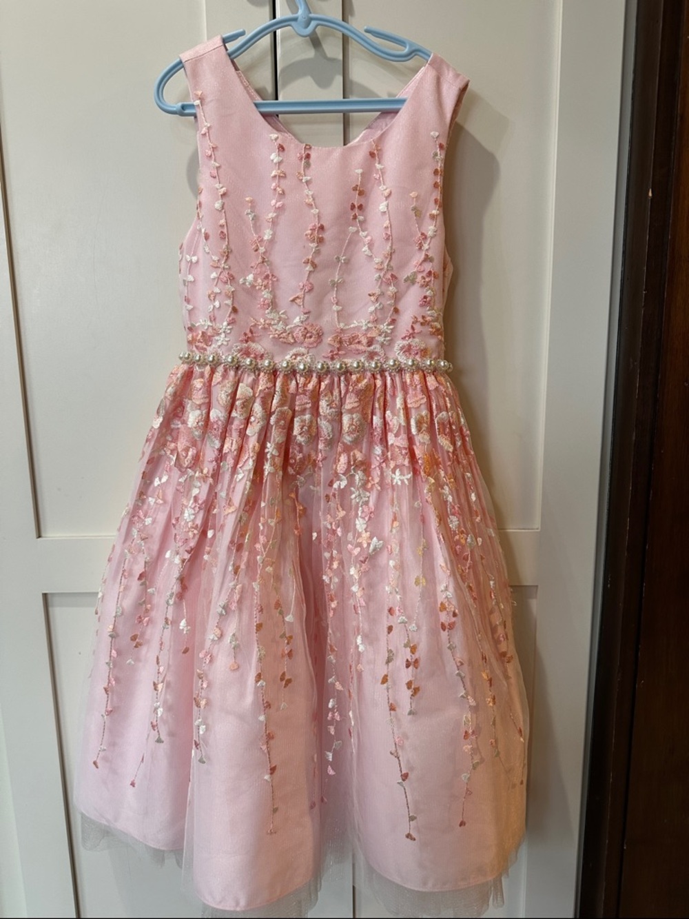 Girls size 10 beaded floral tulle Dress. Perfect for spring concert, weddings.